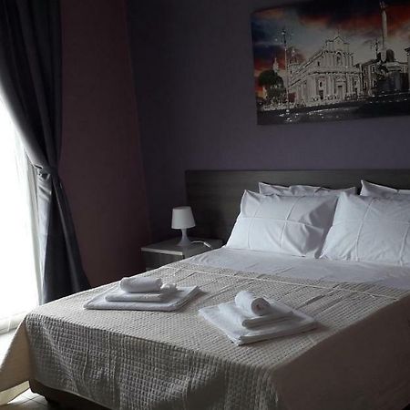 Borgo Palombaio 2 Bed & Breakfast Catania Bagian luar foto