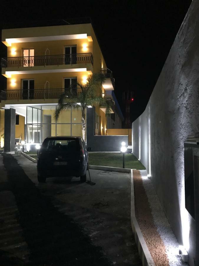 Borgo Palombaio 2 Bed & Breakfast Catania Bagian luar foto