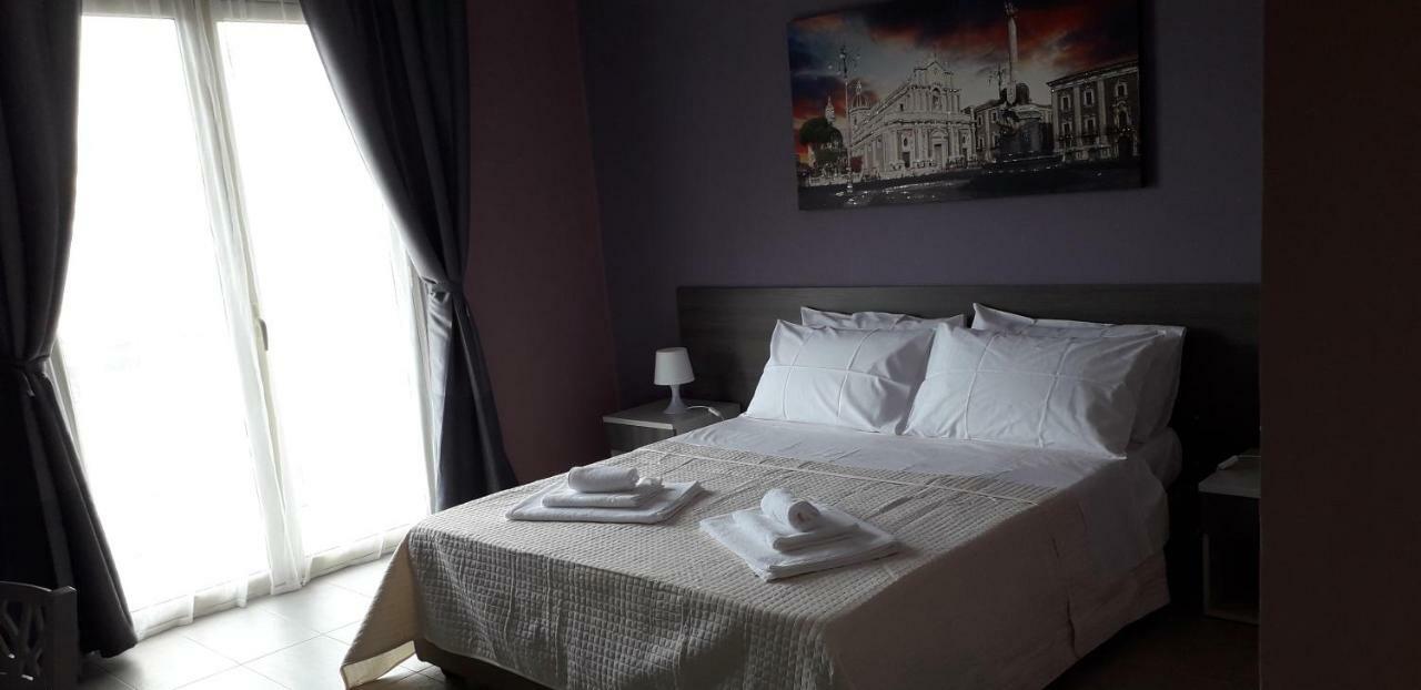 Borgo Palombaio 2 Bed & Breakfast Catania Bagian luar foto