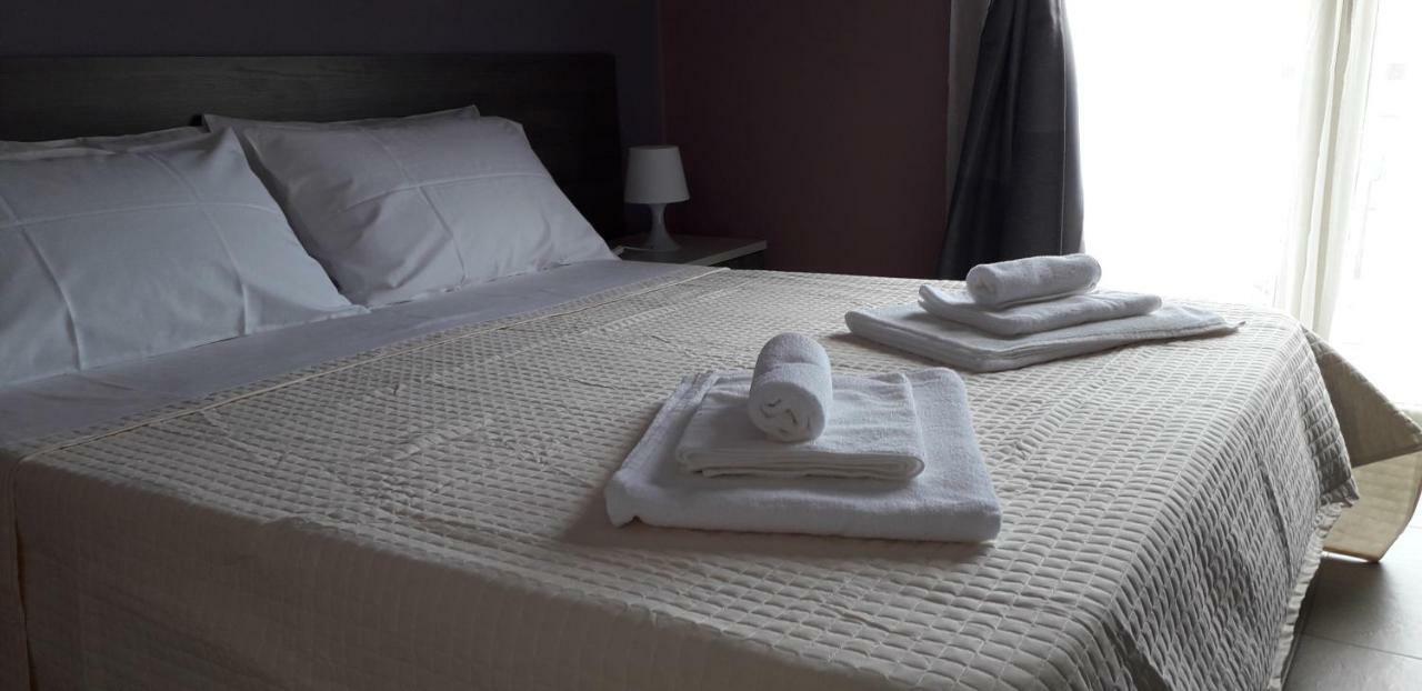 Borgo Palombaio 2 Bed & Breakfast Catania Bagian luar foto