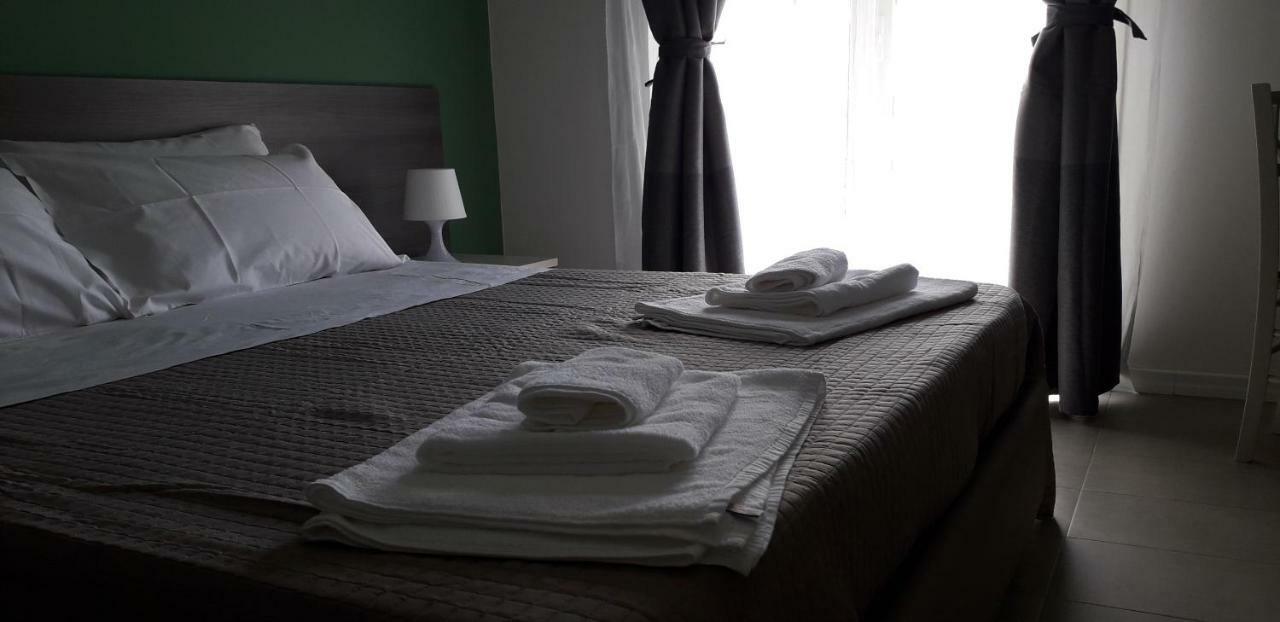 Borgo Palombaio 2 Bed & Breakfast Catania Bagian luar foto